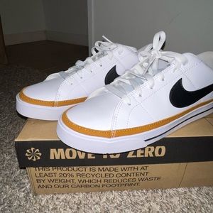 NIKE COURT LEGACY